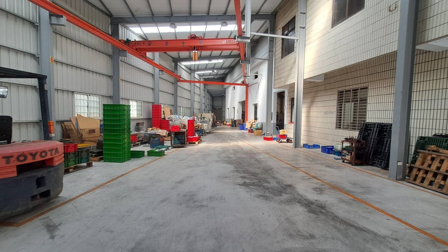 This is a lathe factory